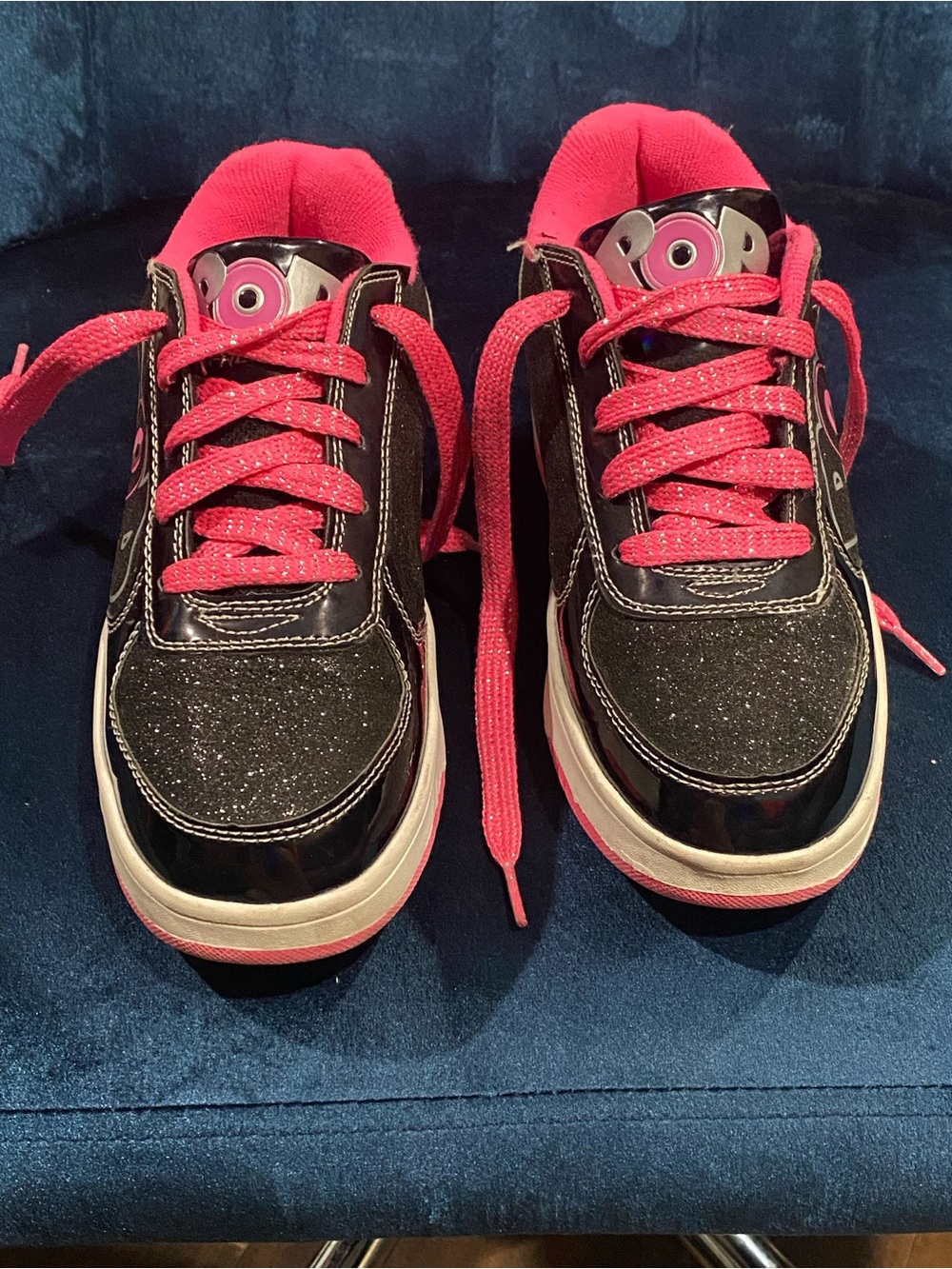 Heelys pop strike Black Sneakers with Hot Pink Accents and Glitter Toe